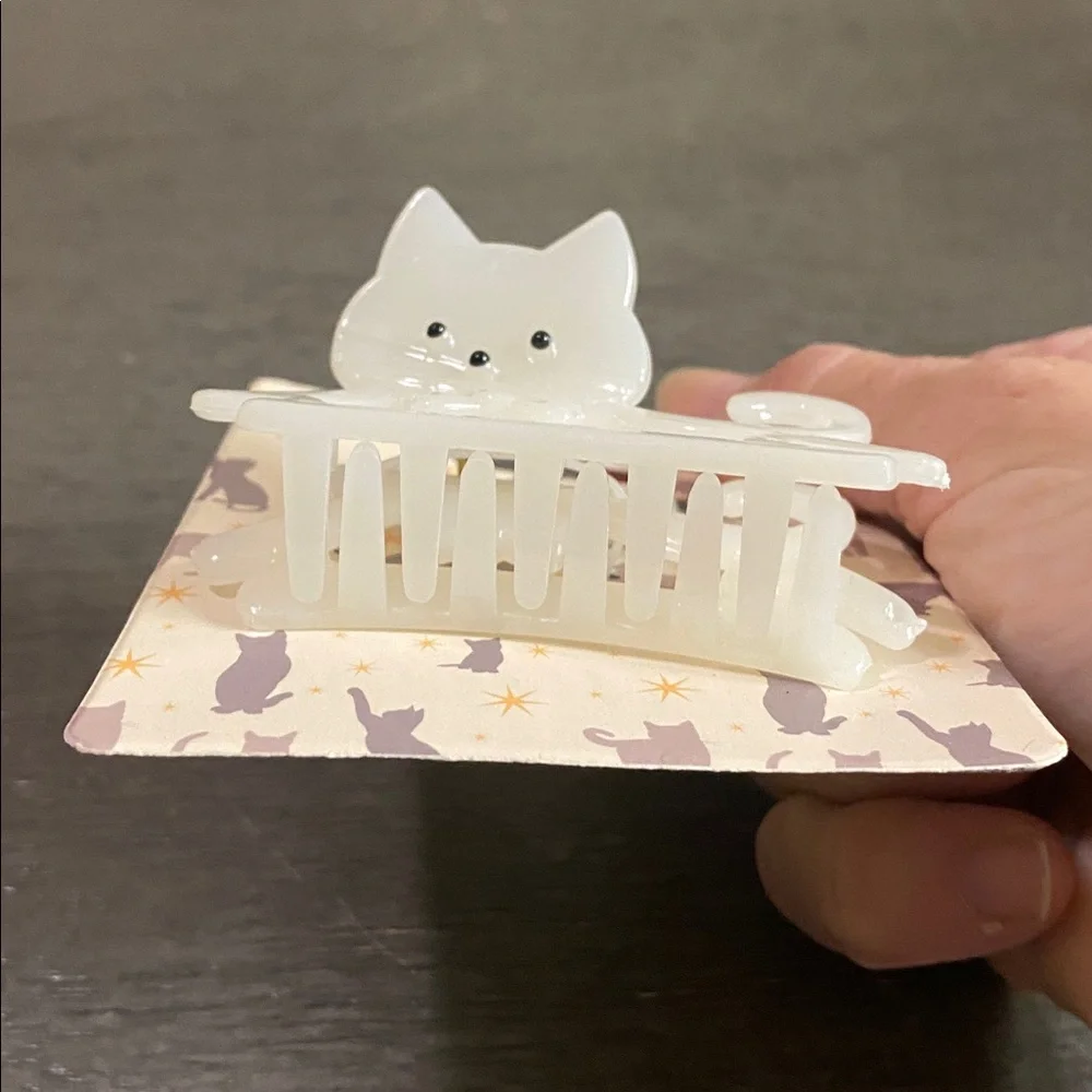 White Cat Hair Clip
